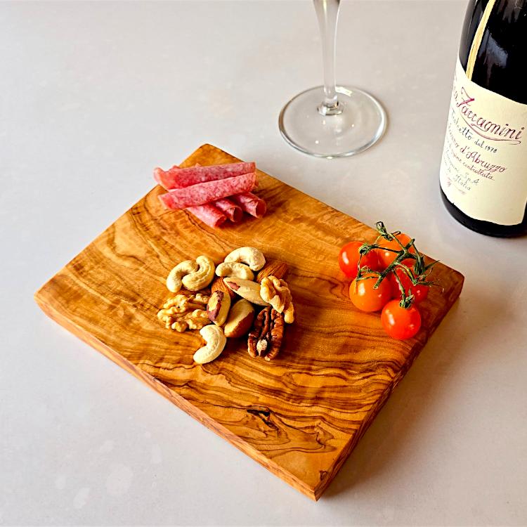 30cm × 15cm RECTANGULAR OLIVE WOOD CHOPPING & SERVING BOARD - Image 5
