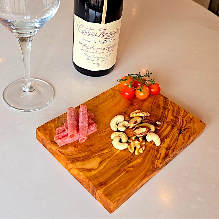 30cm × 15cm RECTANGULAR OLIVE WOOD CHOPPING & SERVING BOARD - Image 6