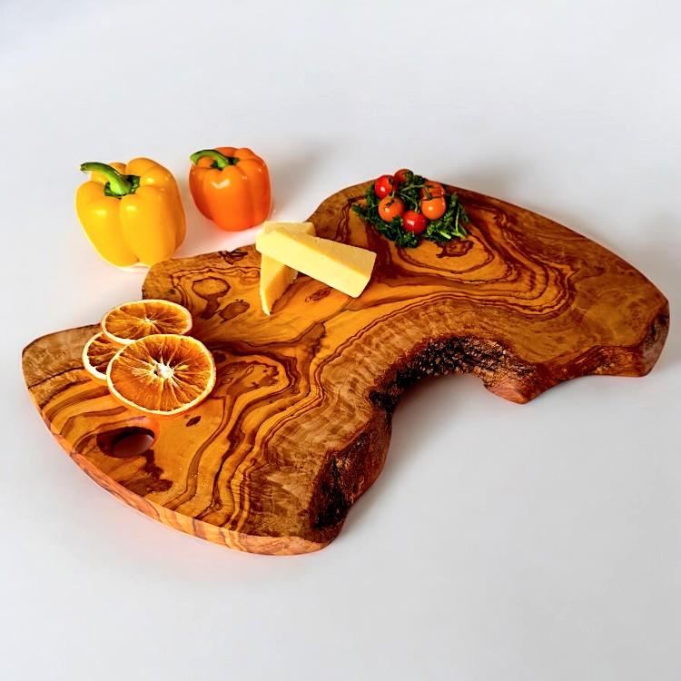 50cm LARGE IRREGULAR-SHAPED OLIVE WOOD CHOPPING & GRAZING BOARD WITH HOLE - Image 5